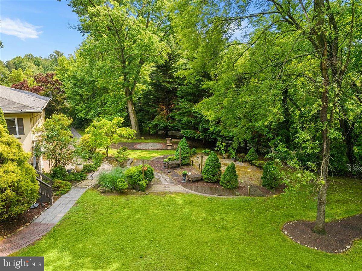2 Orchard Ave Property Photo 3