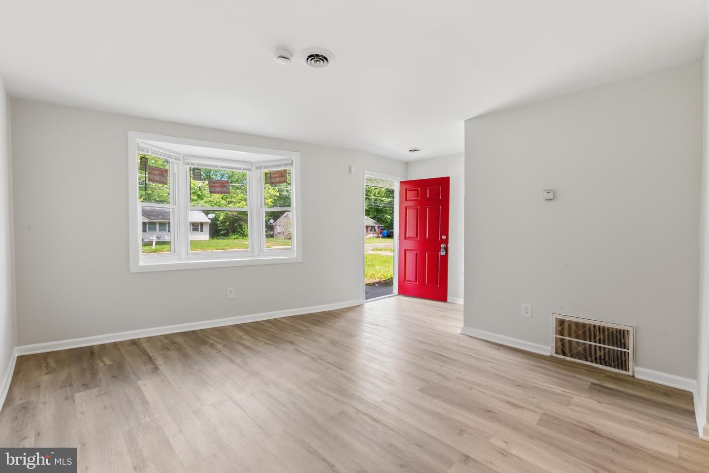 161 Kinsley Rd Property Photo 4