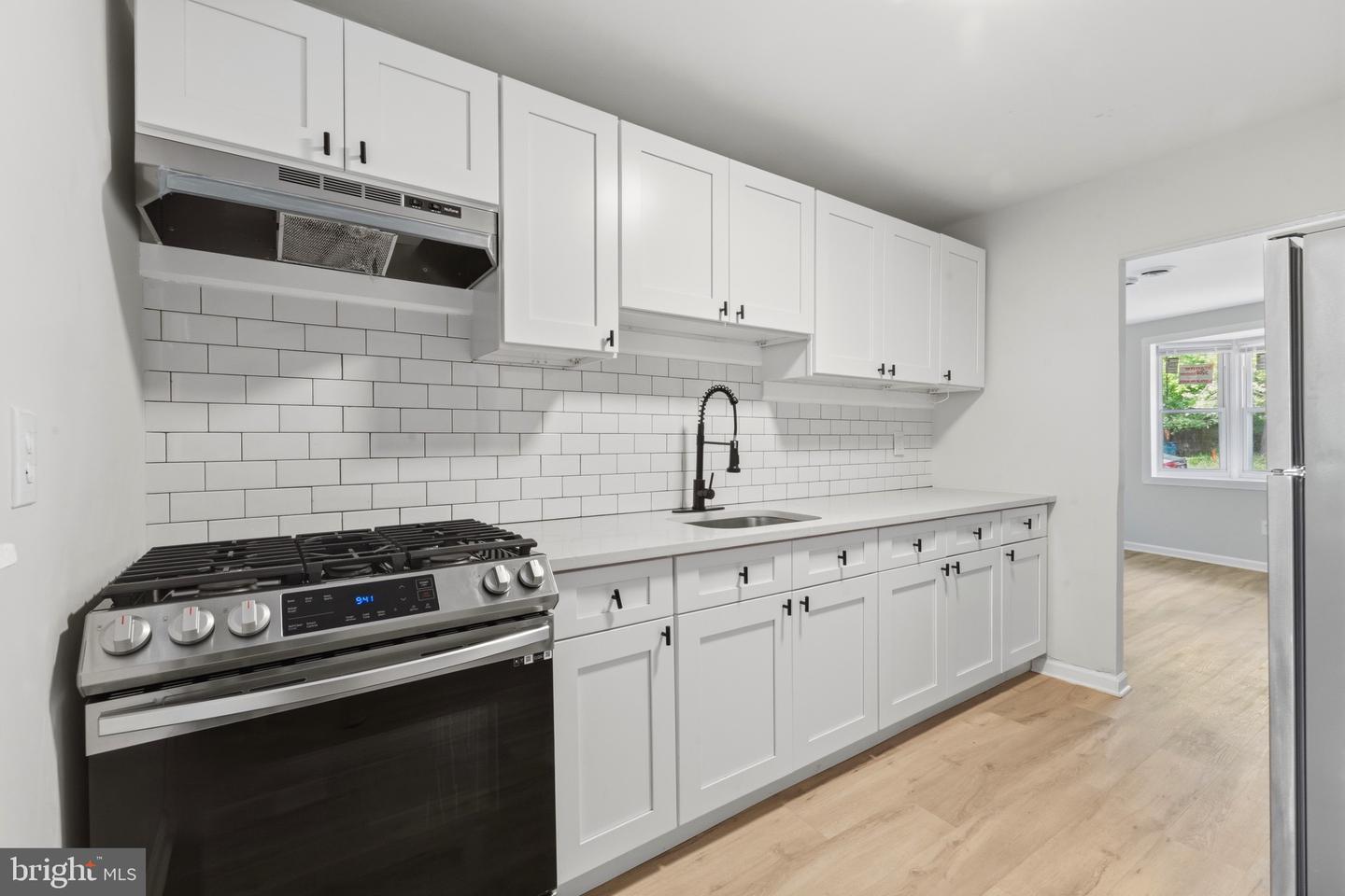 161 Kinsley Rd Property Photo 6