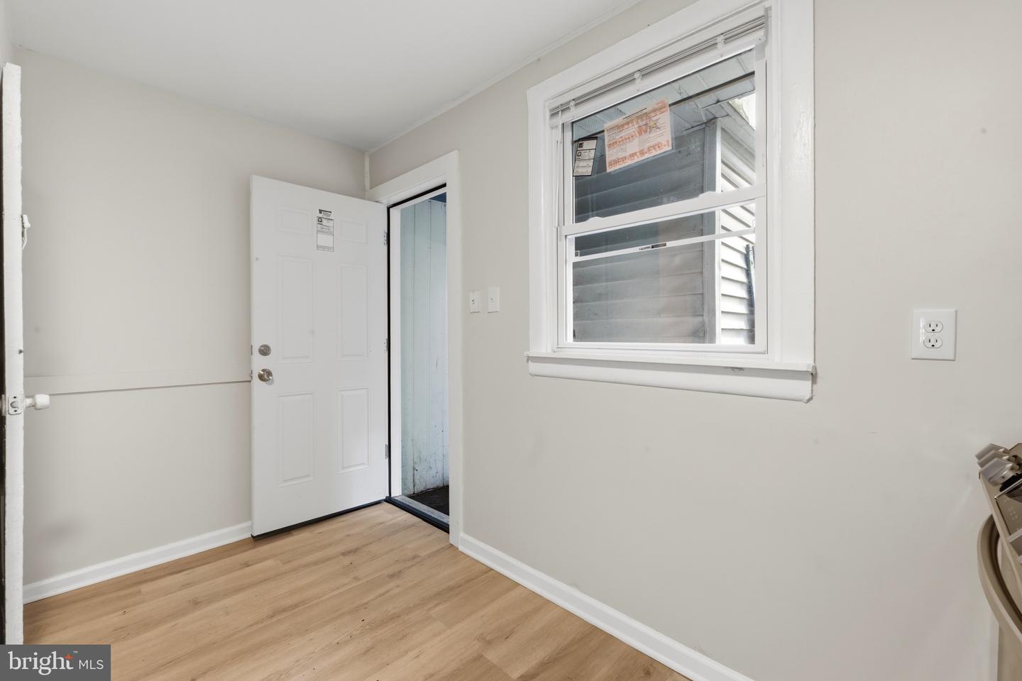 161 Kinsley Rd Property Photo 8