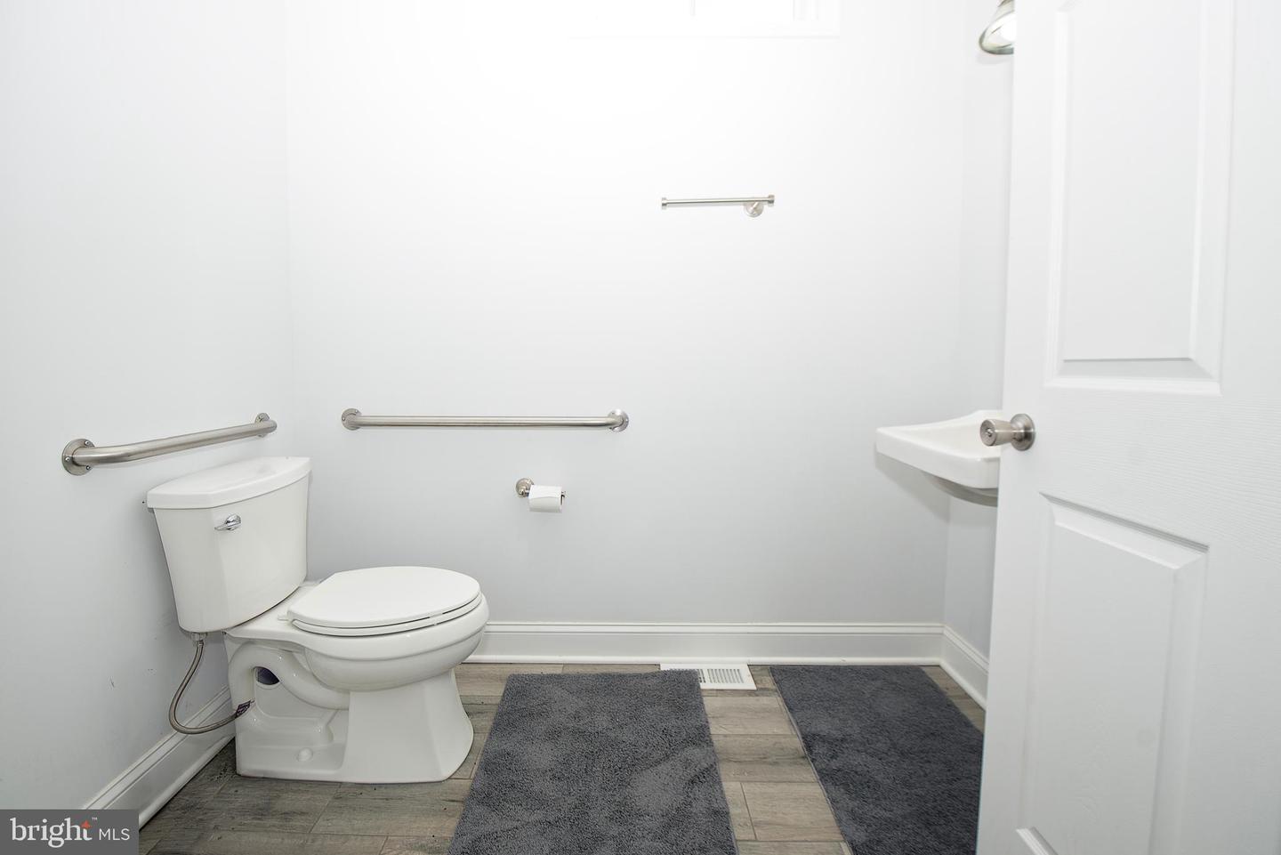 121 Main St Property Photo 41