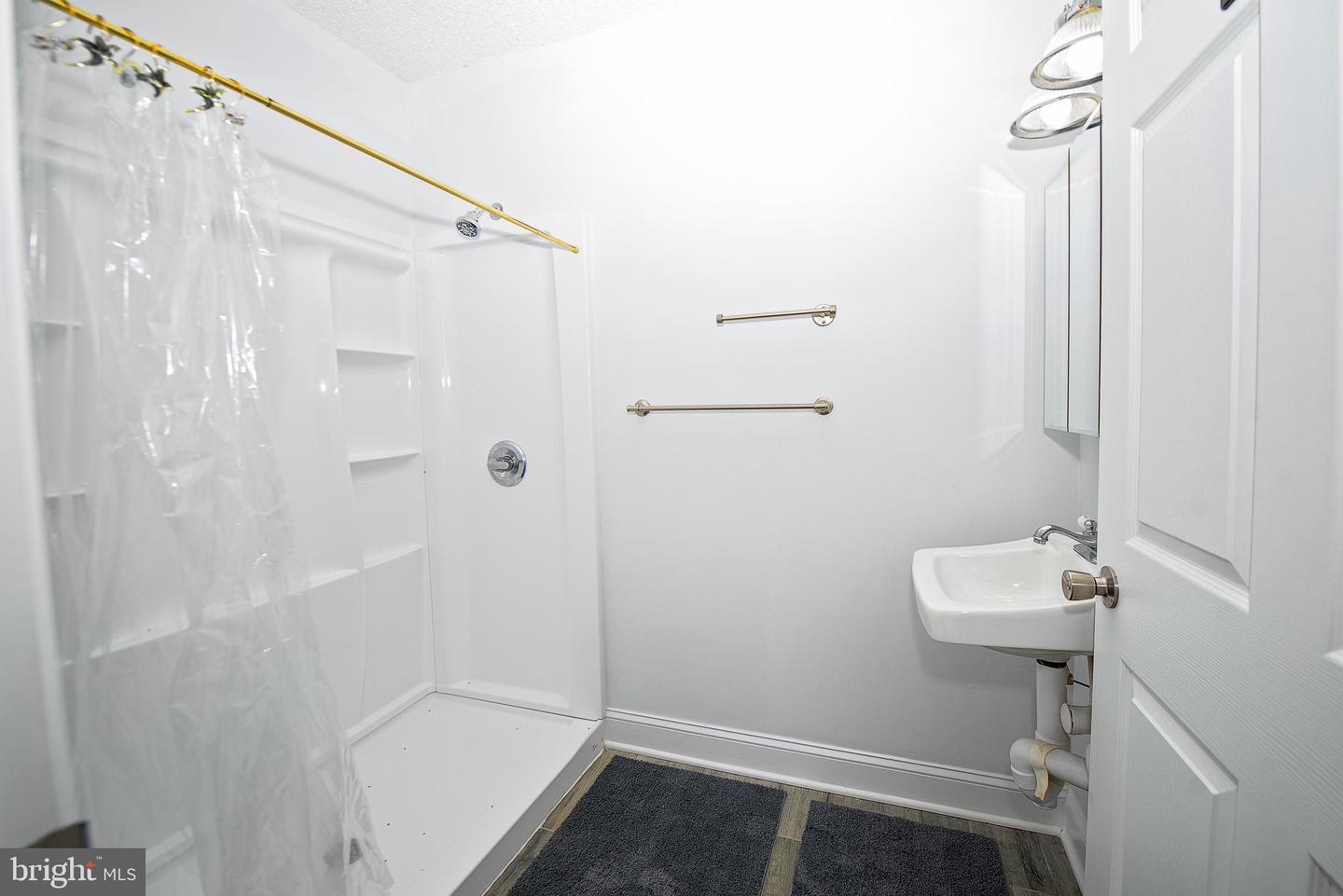 121 Main St Property Photo 43