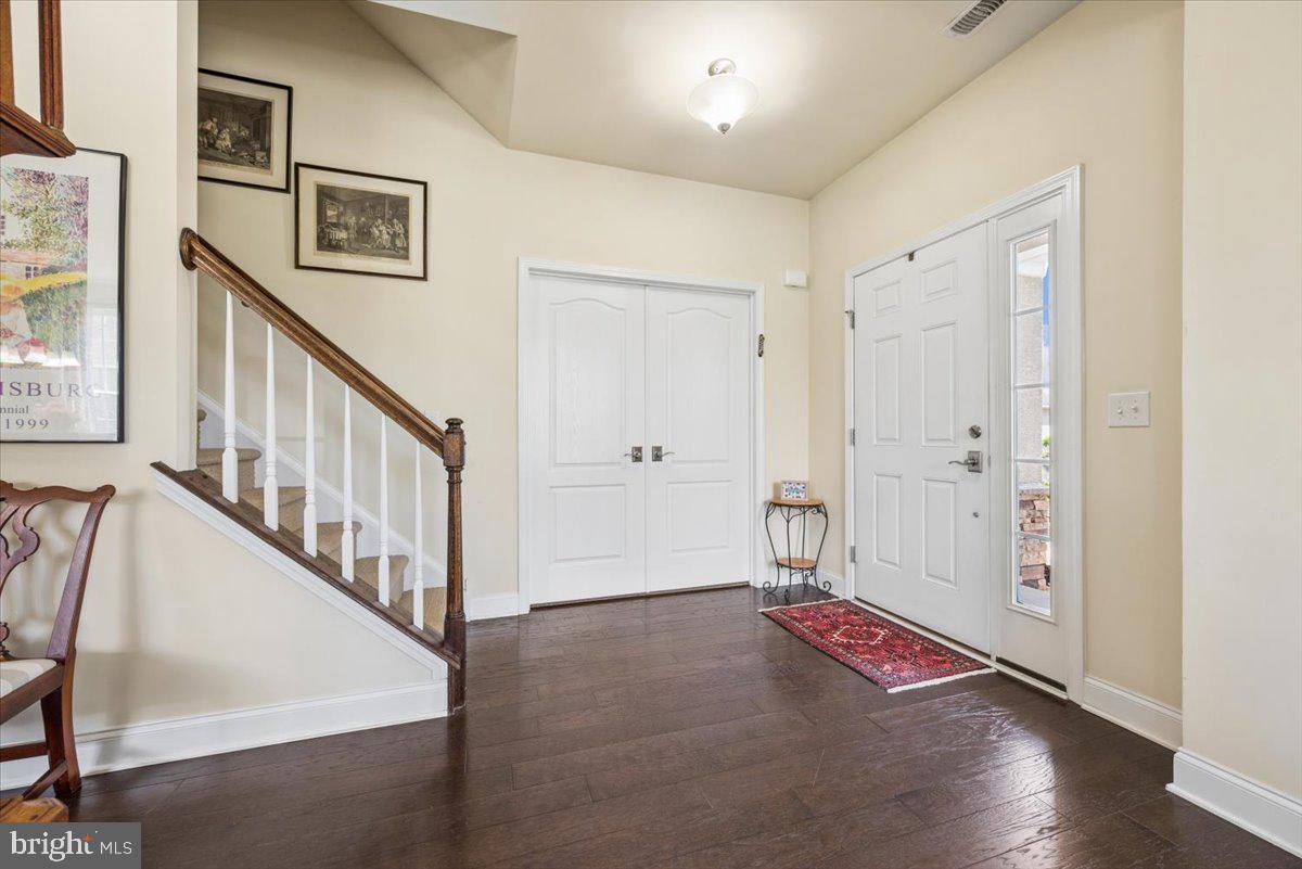 20 Montclaire Rd Property Photo 6