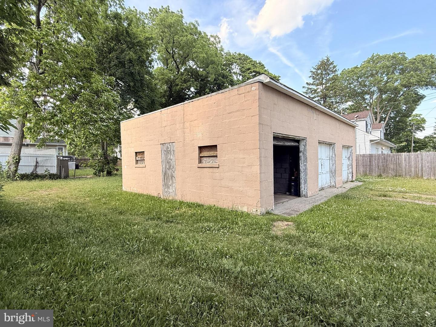 249 Union St Property Photo 5