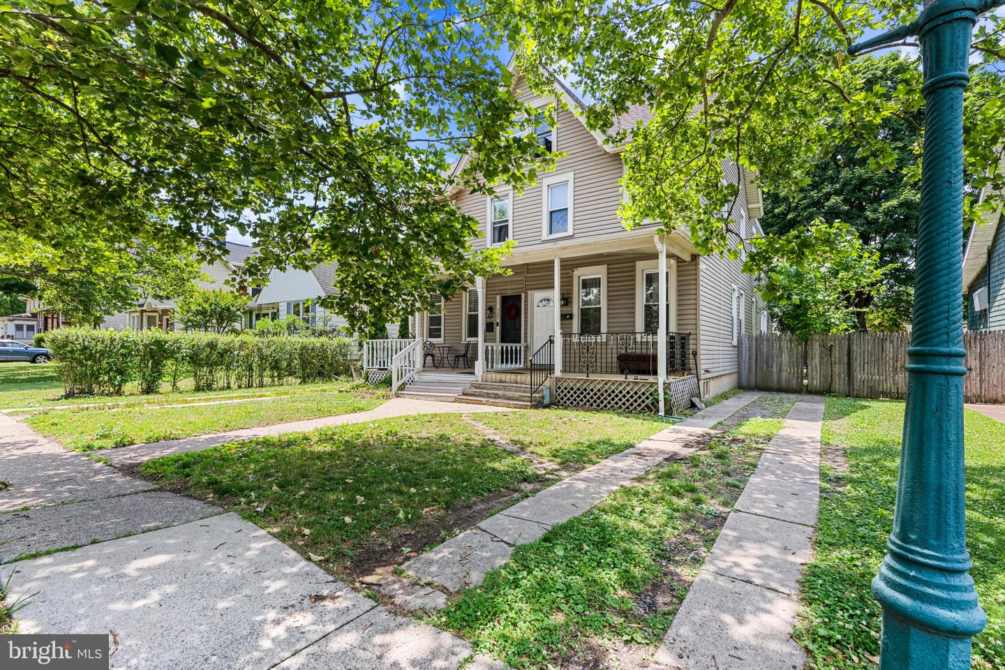 725 Morgan Ave Property Photo 4