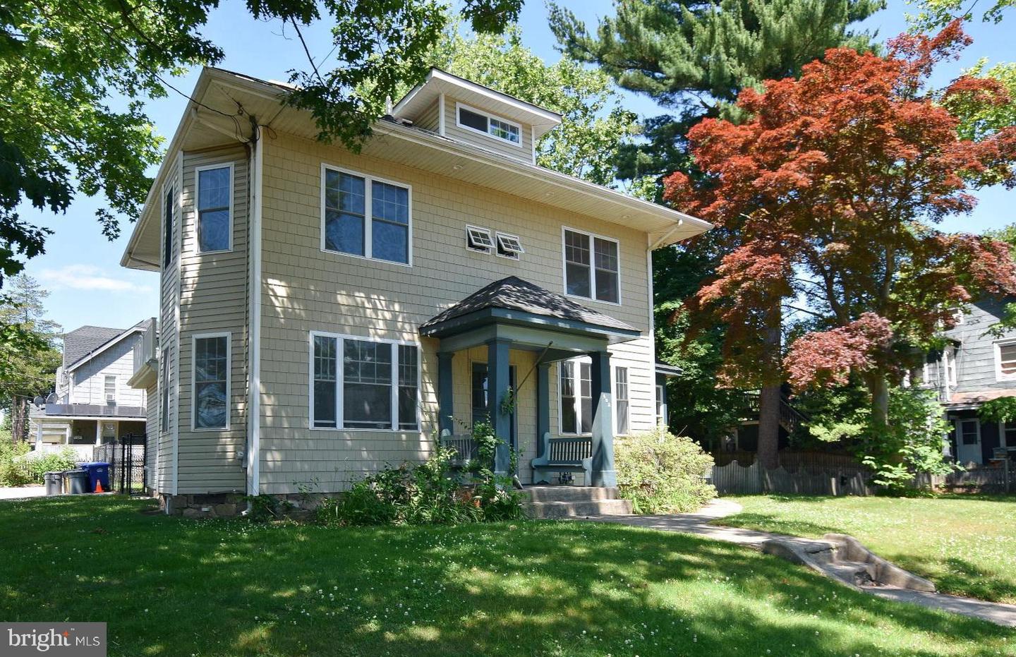 502 Burlington Ave Property Photo 1
