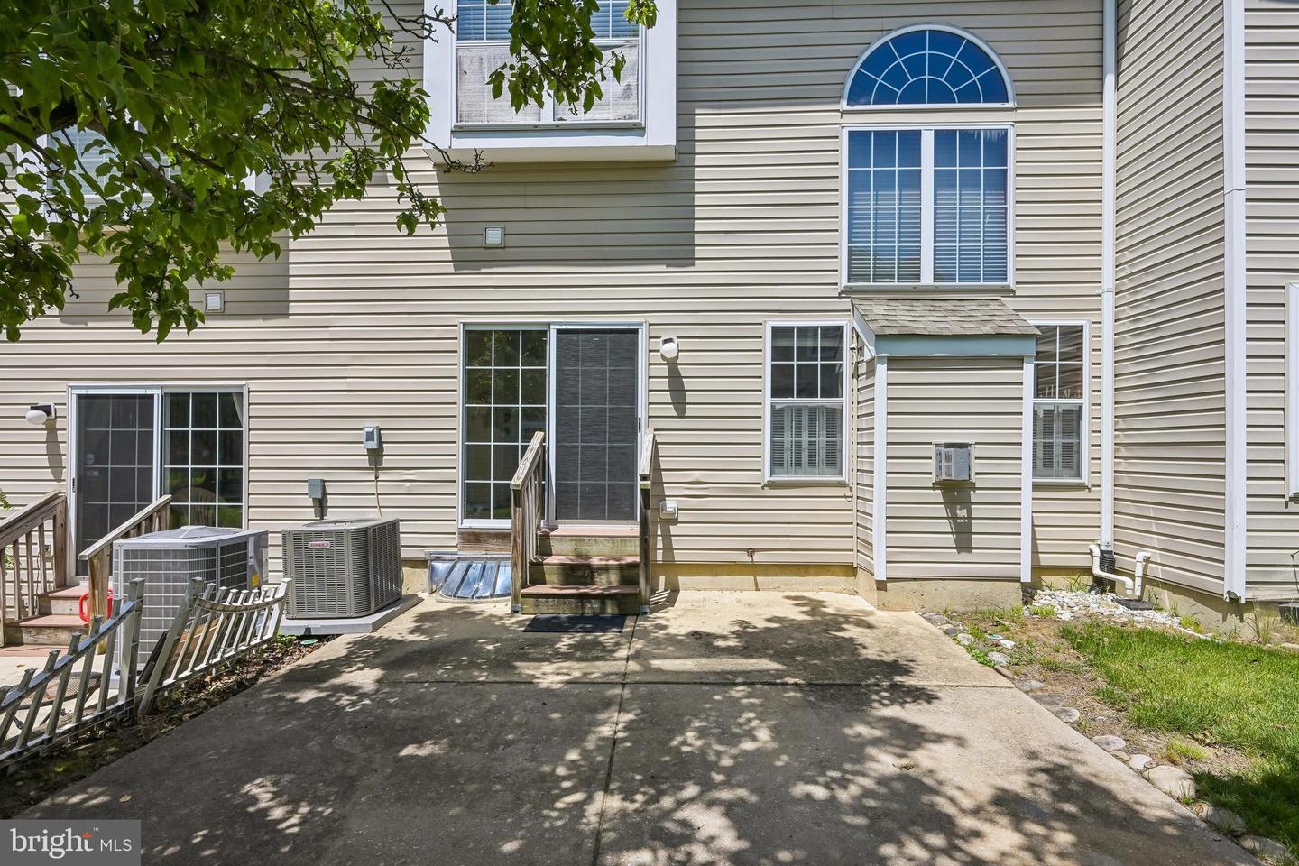 7802 Normandy Dr Property Photo 9
