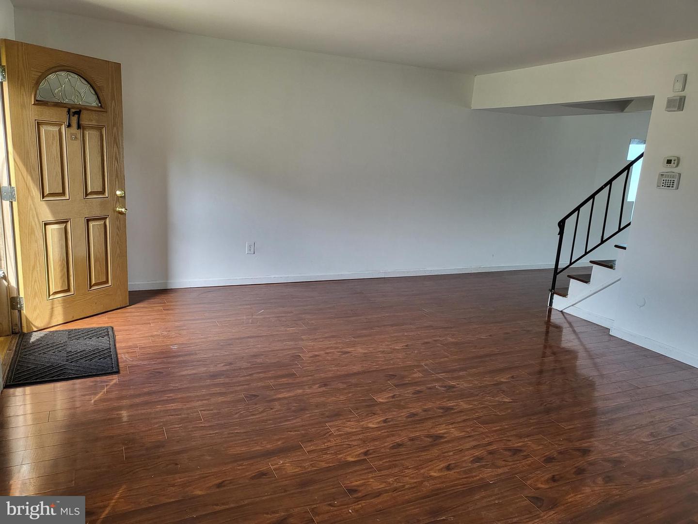 17 Roberts Pl Property Photo 2