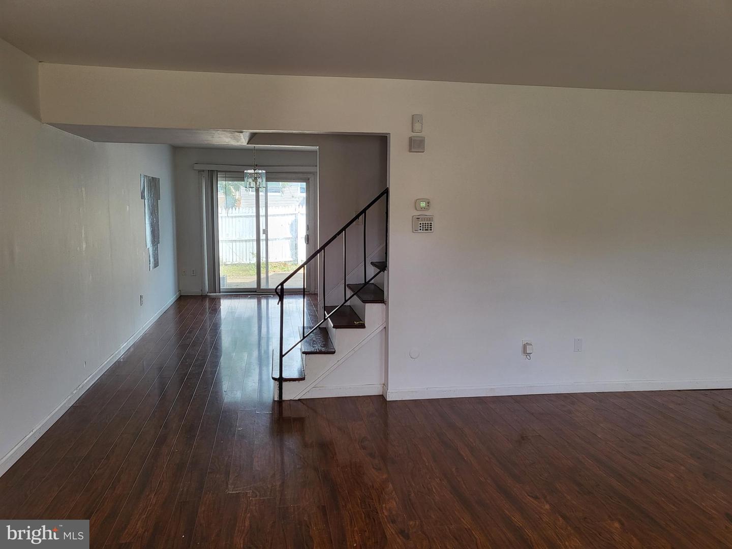 17 Roberts Pl Property Photo 5