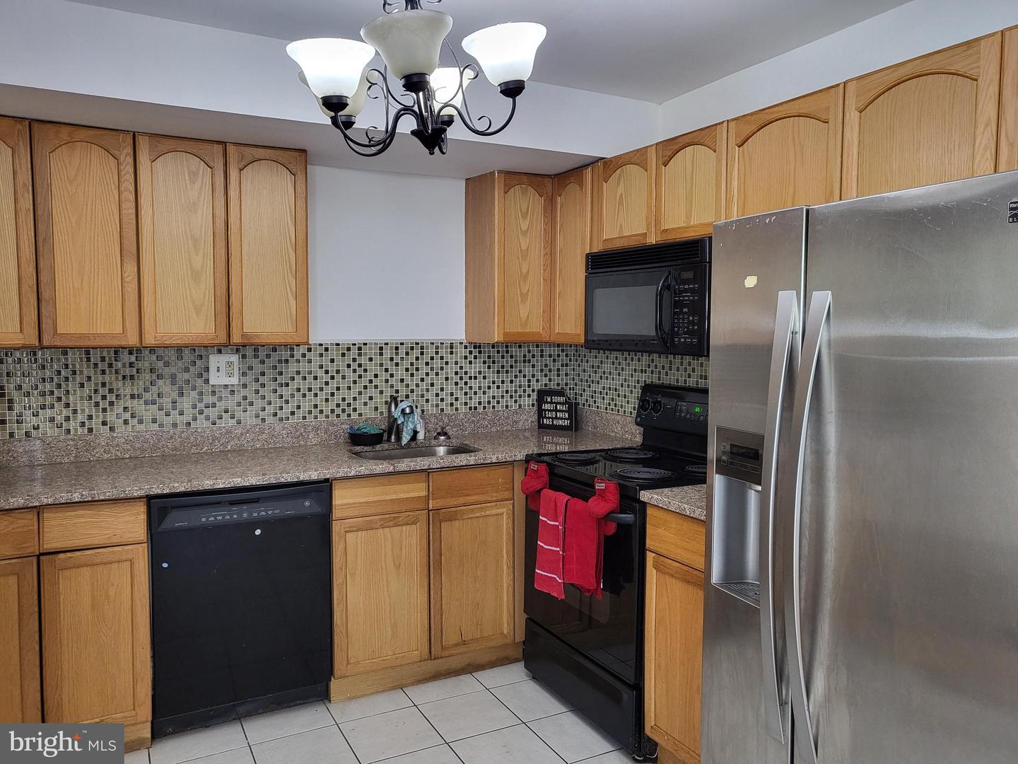 17 Roberts Pl Property Photo 6