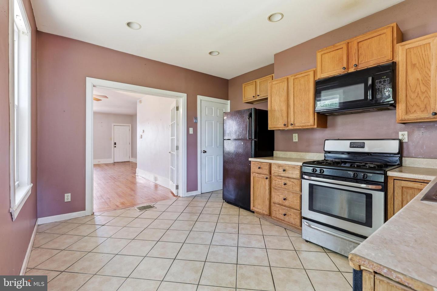 910 Columbus Rd Property Photo 10