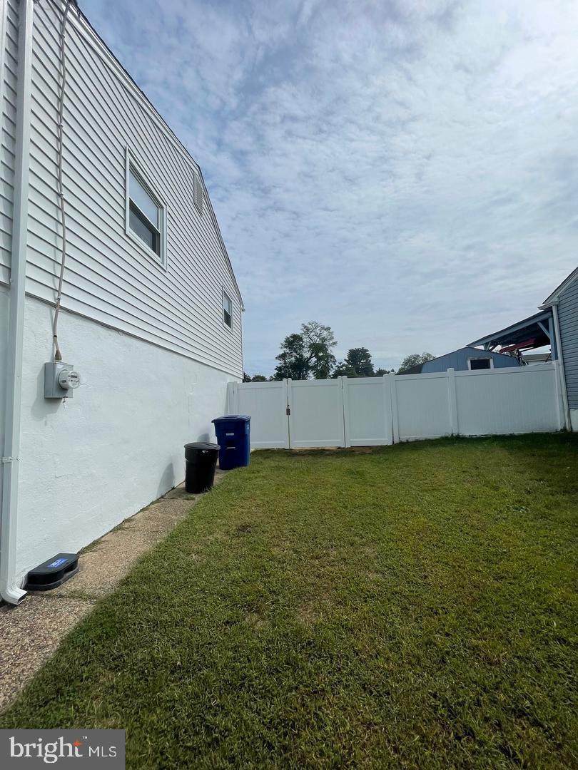 218 Hendrickson Ave Property Photo 6
