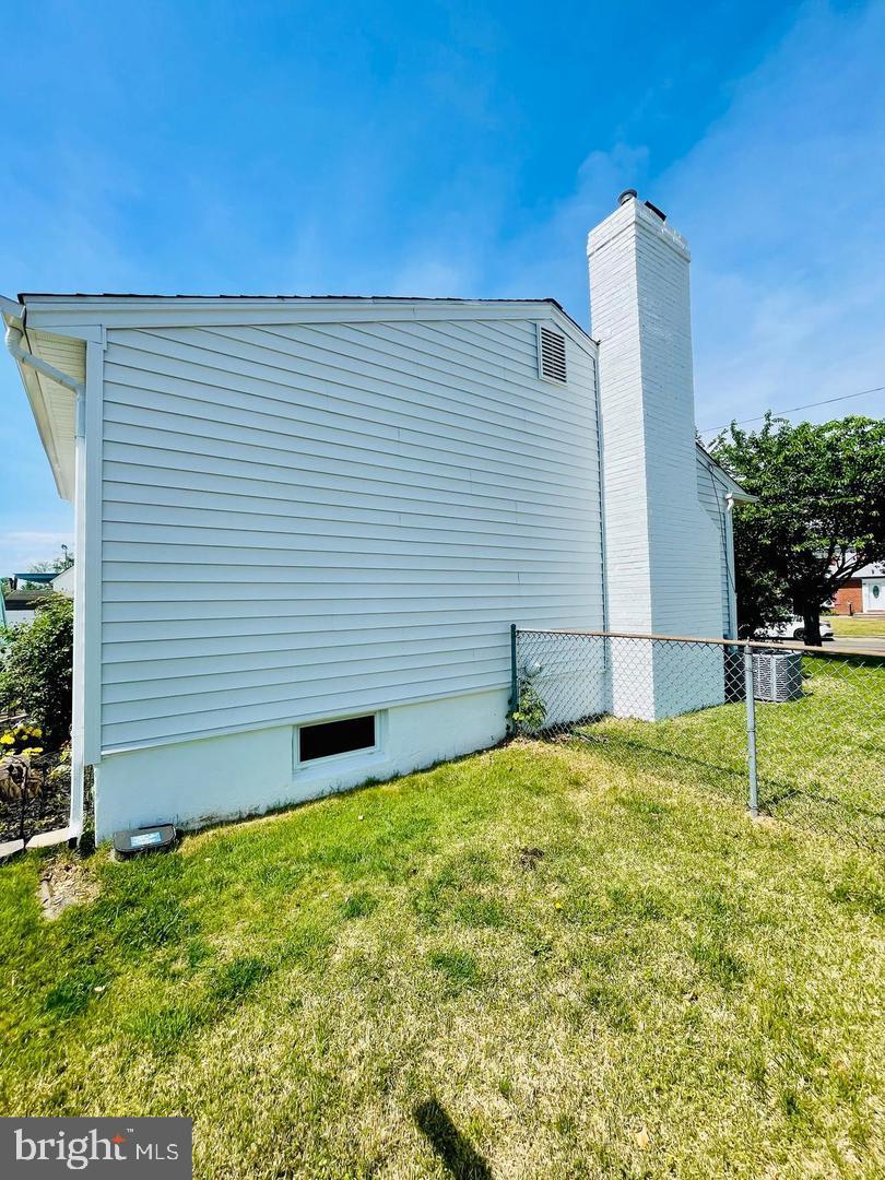 218 Hendrickson Ave Property Photo 12