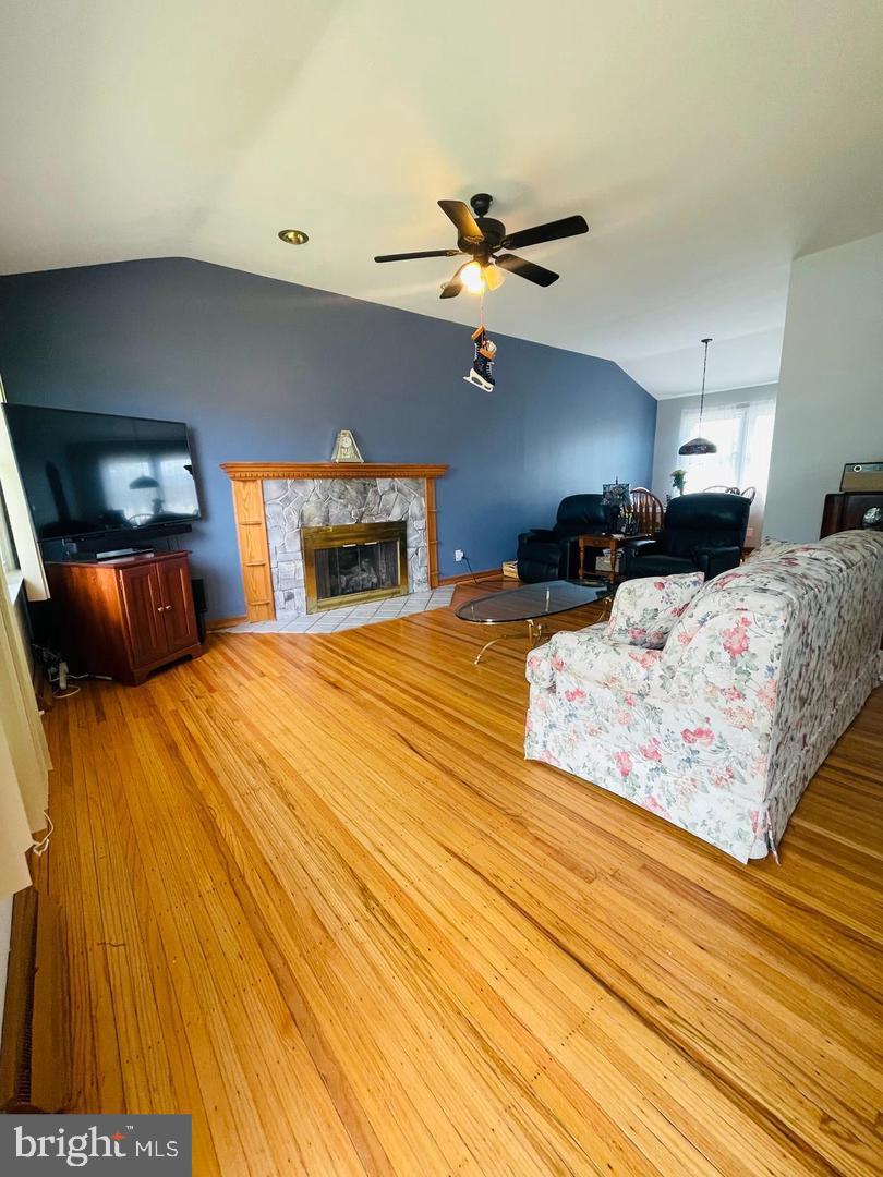 218 Hendrickson Ave Property Photo 17