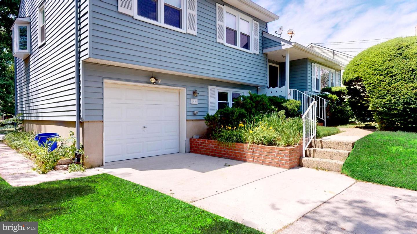 60 DAWN DR