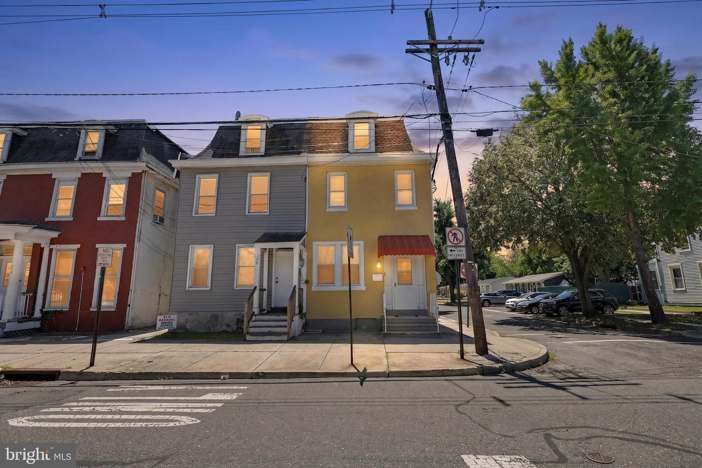 348 E Broad St Property Photo 2
