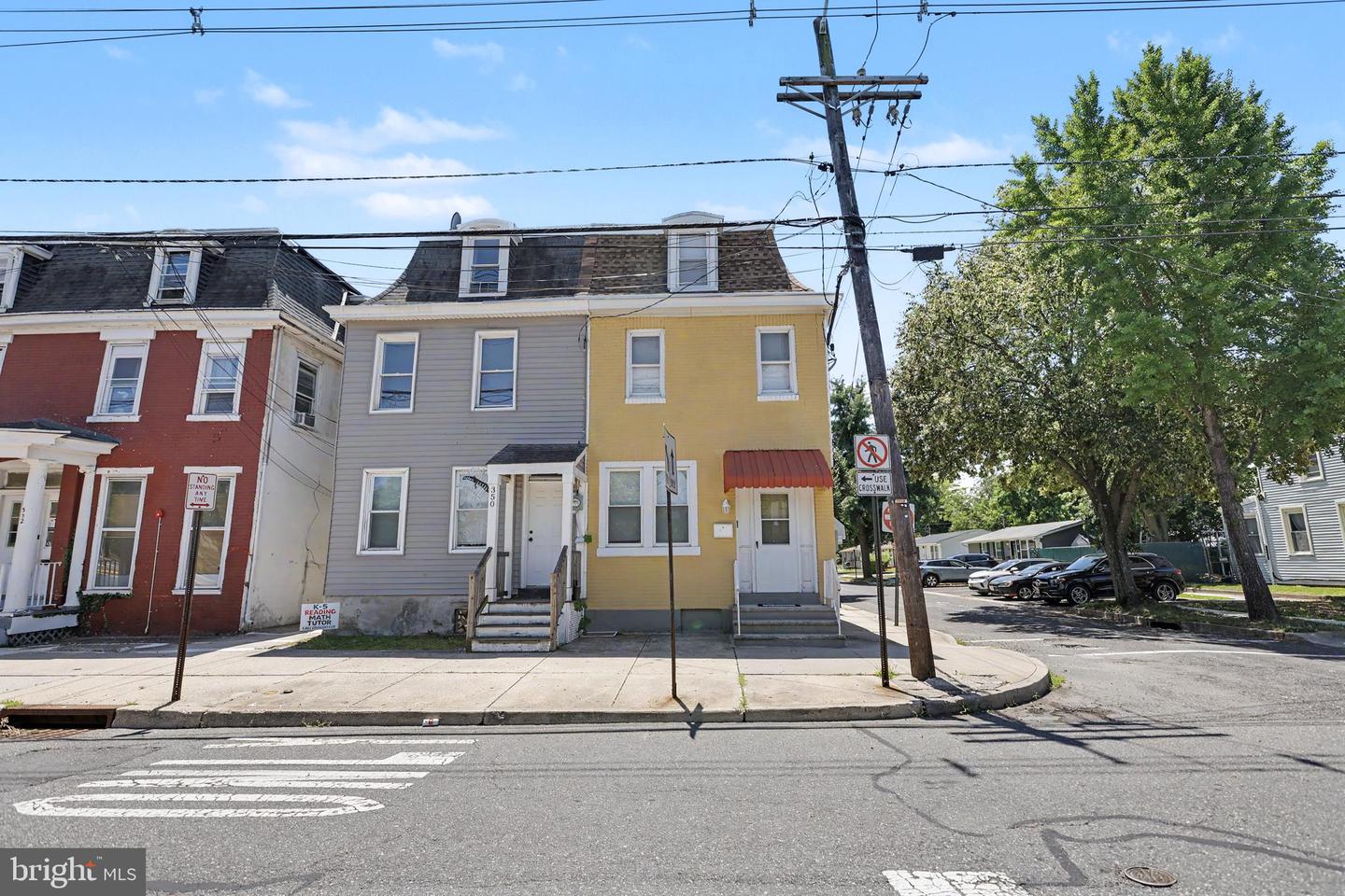348 E Broad St Property Photo 4