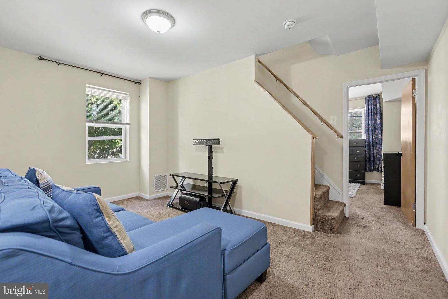 348 E Broad St Property Photo 19