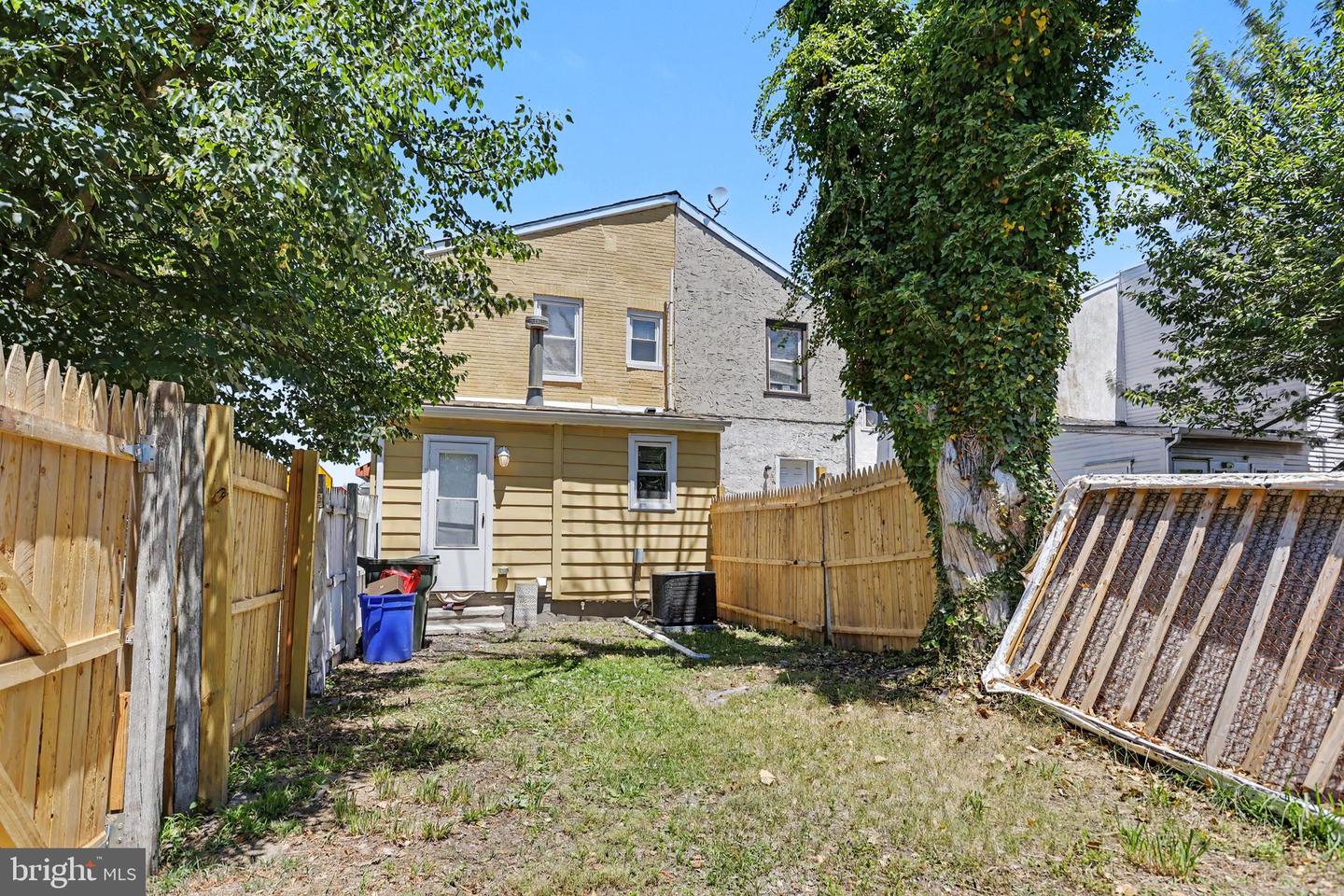 348 E Broad St Property Photo 35
