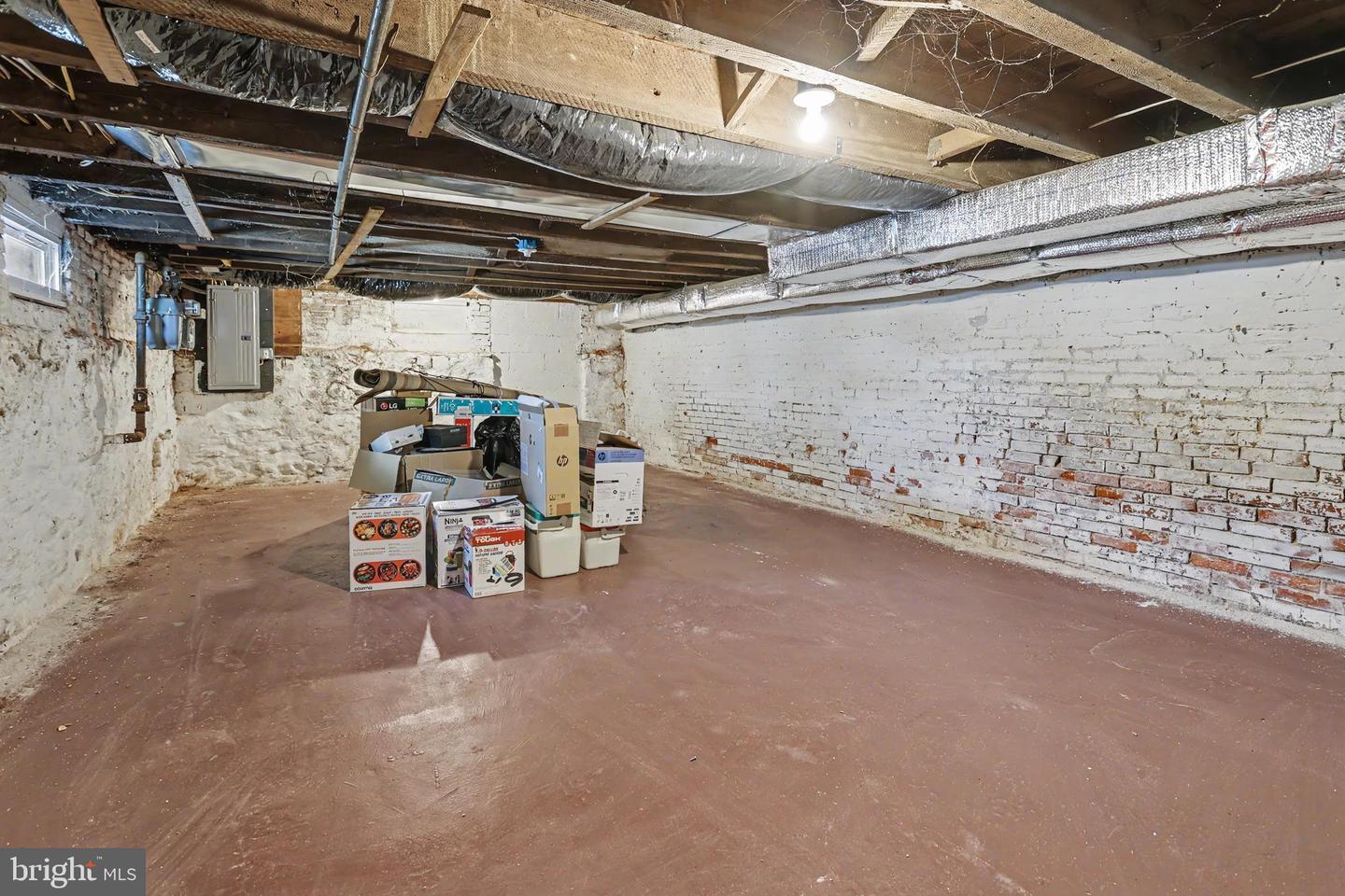 348 E Broad St Property Photo 36