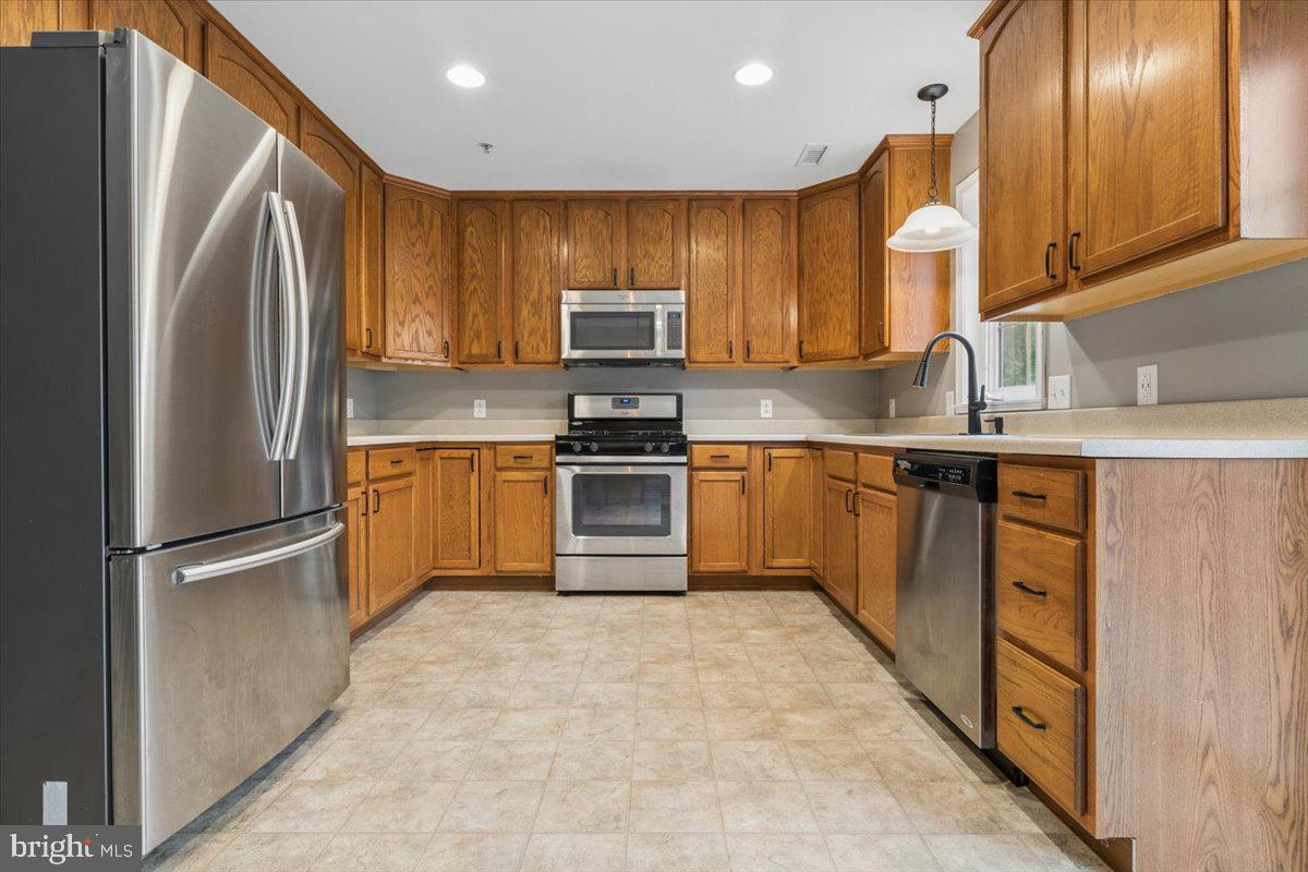 602 Cinnaminson St Property Photo 9