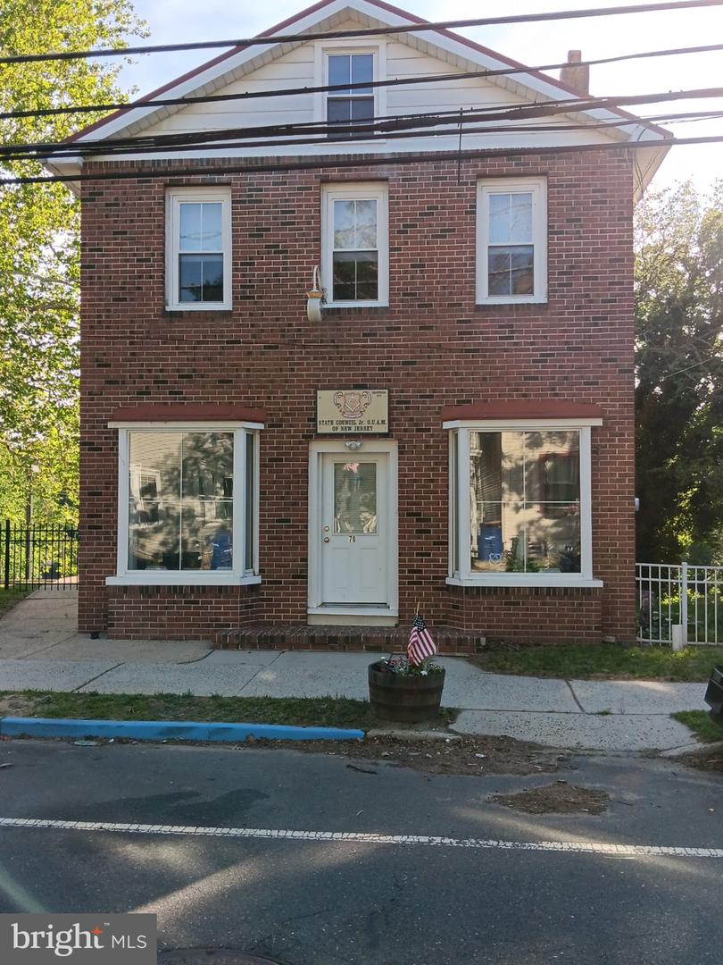 76 Main St Property Photo 1