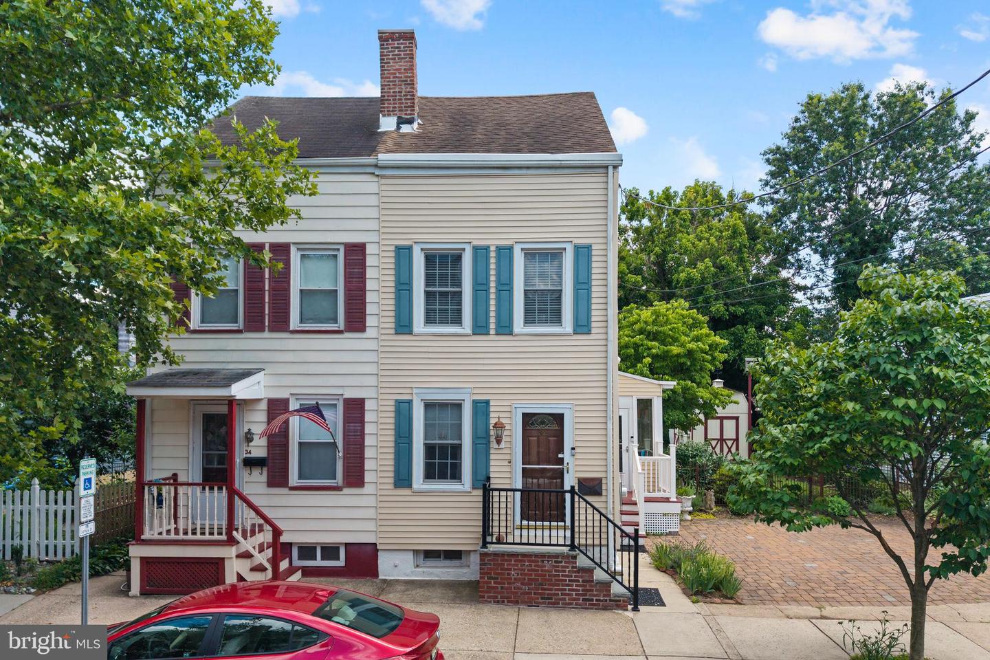 32 MARY ST