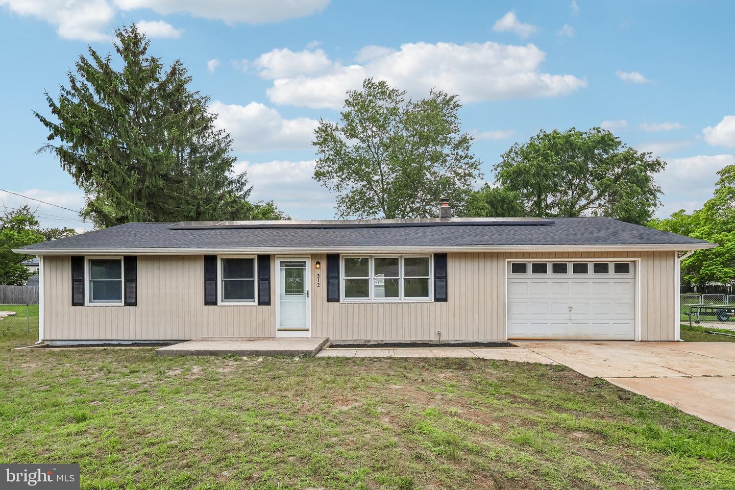 312 Spring Lake Blvd Property Photo 1