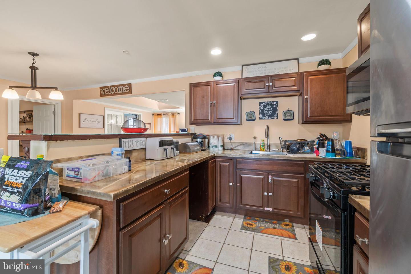 10 Bently Ln Property Photo 4