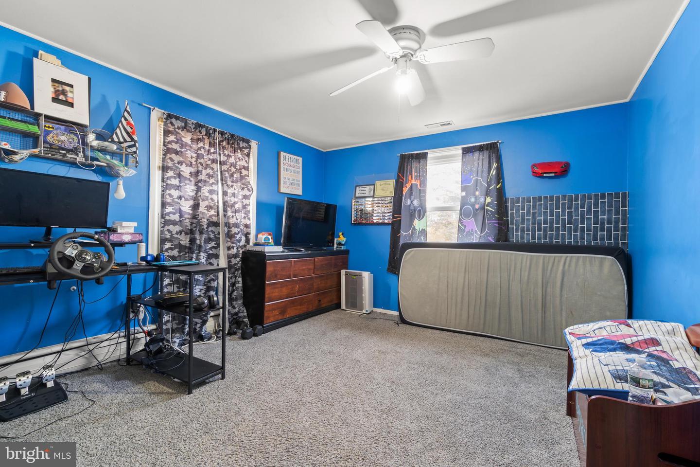 10 Bently Ln Property Photo 13