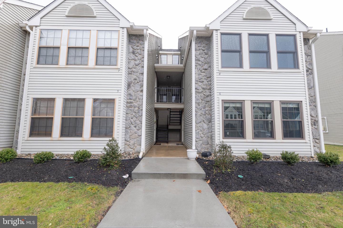 6 Chelmsford Ct Property Photo 1