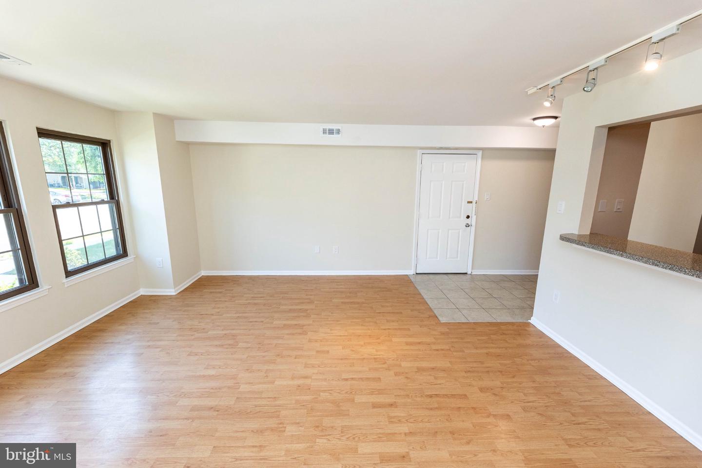 6 Chelmsford Ct Property Photo 6