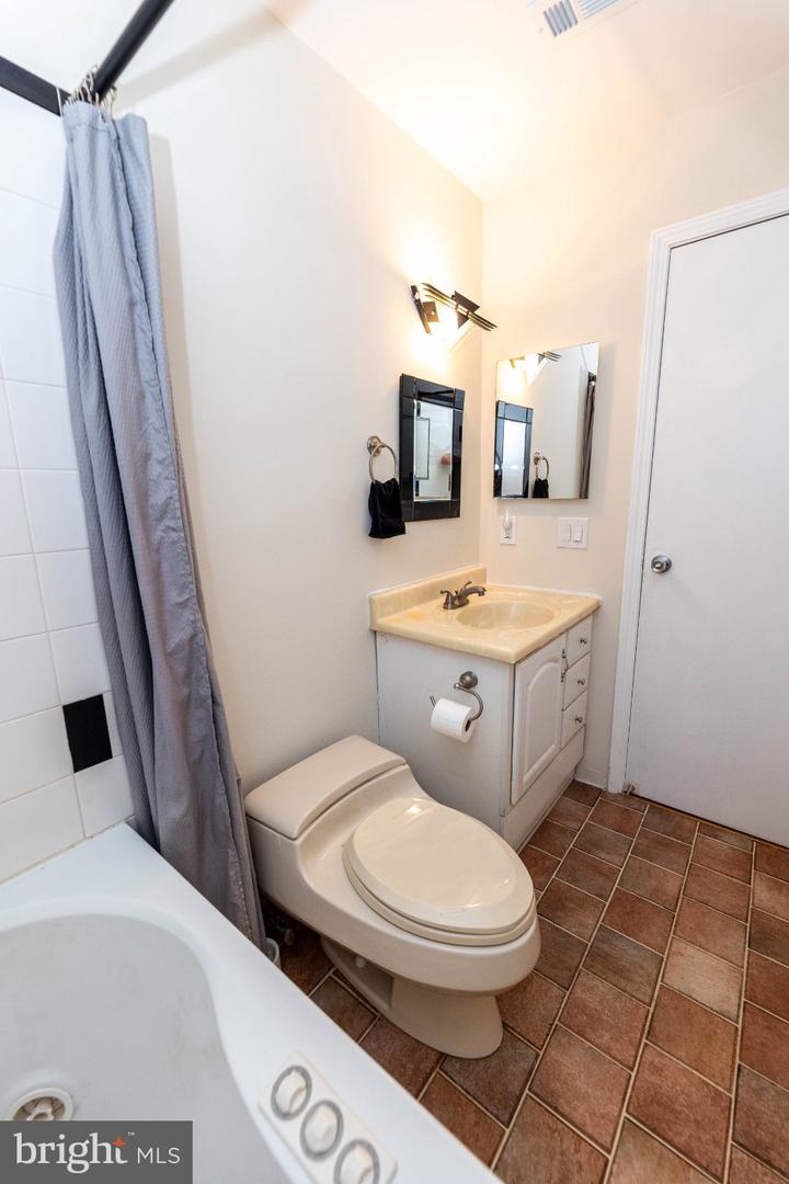 6 Chelmsford Ct Property Photo 23