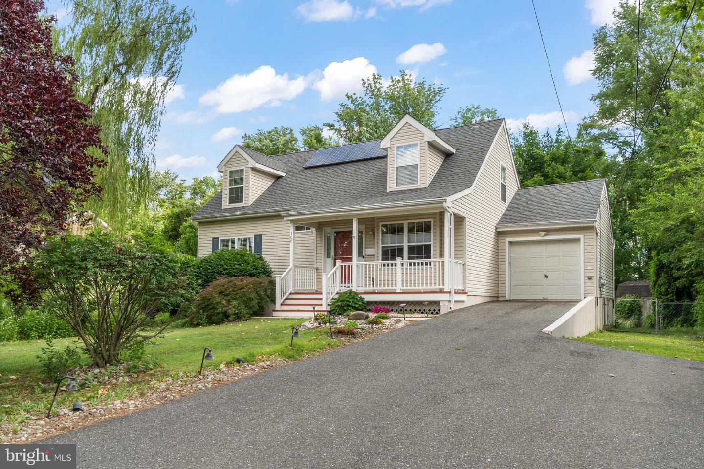 168 Fairfax Dr Property Photo 1