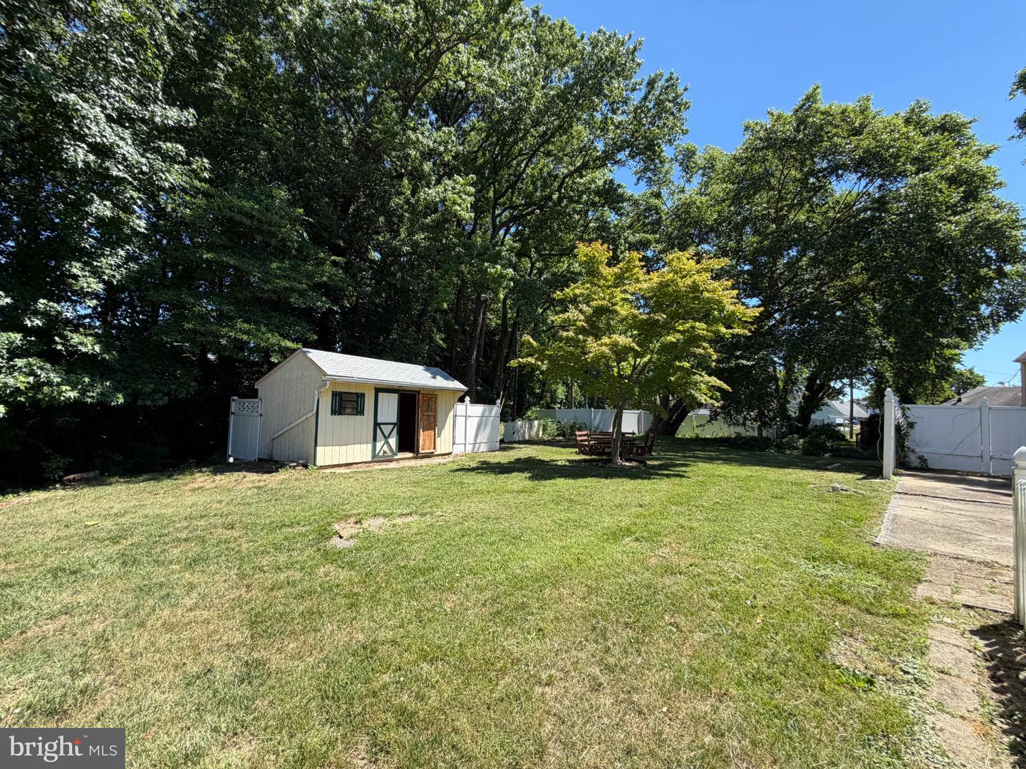 5 Pastoral Ln Property Photo 17