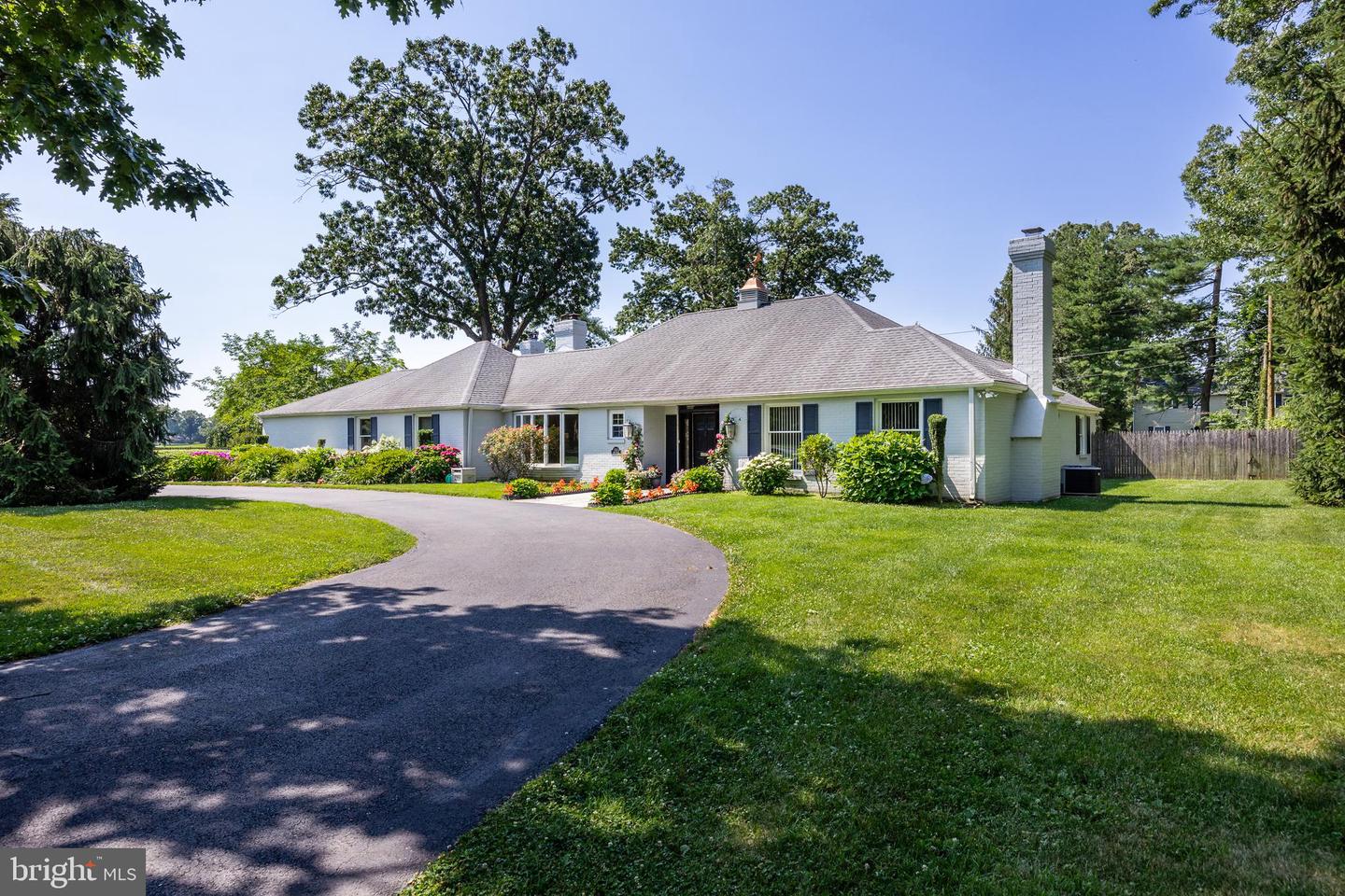 1205 Golf Rd Property Photo 1