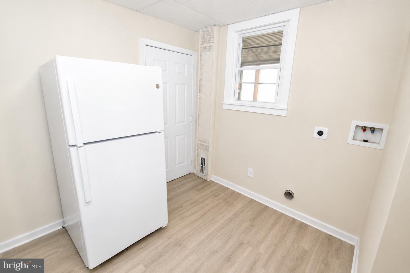 111--113 Barclay St Property Photo 6