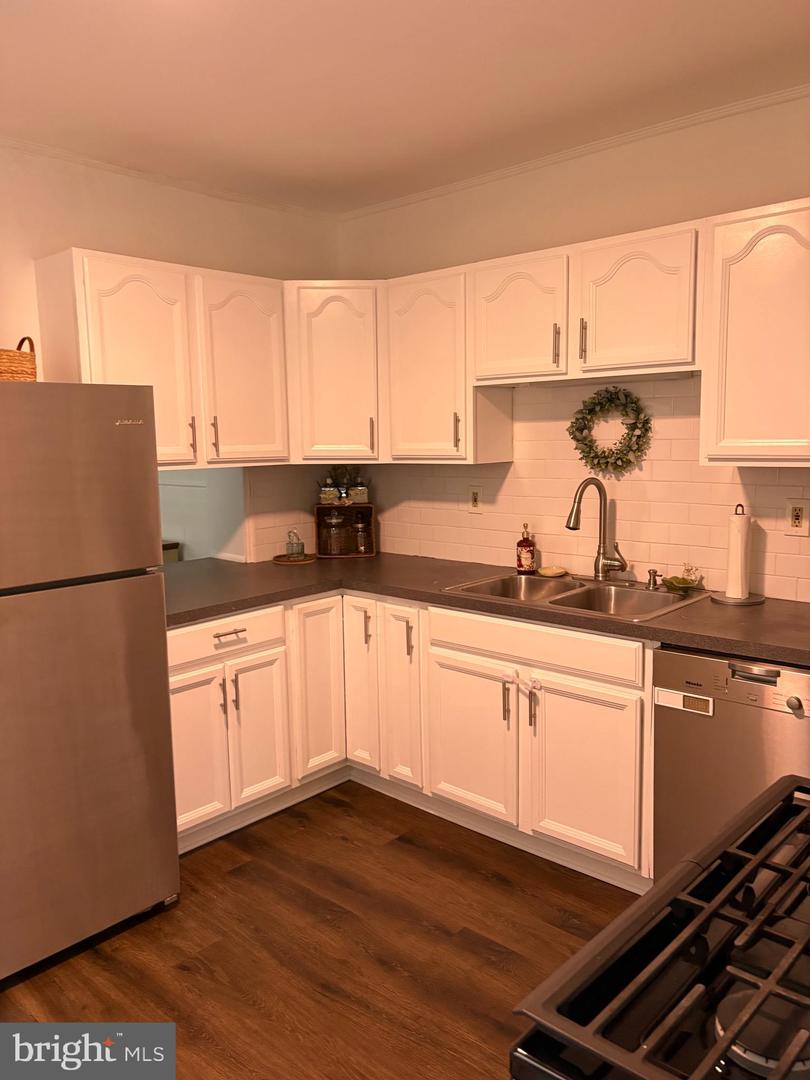 334 Barclay St Property Photo 20