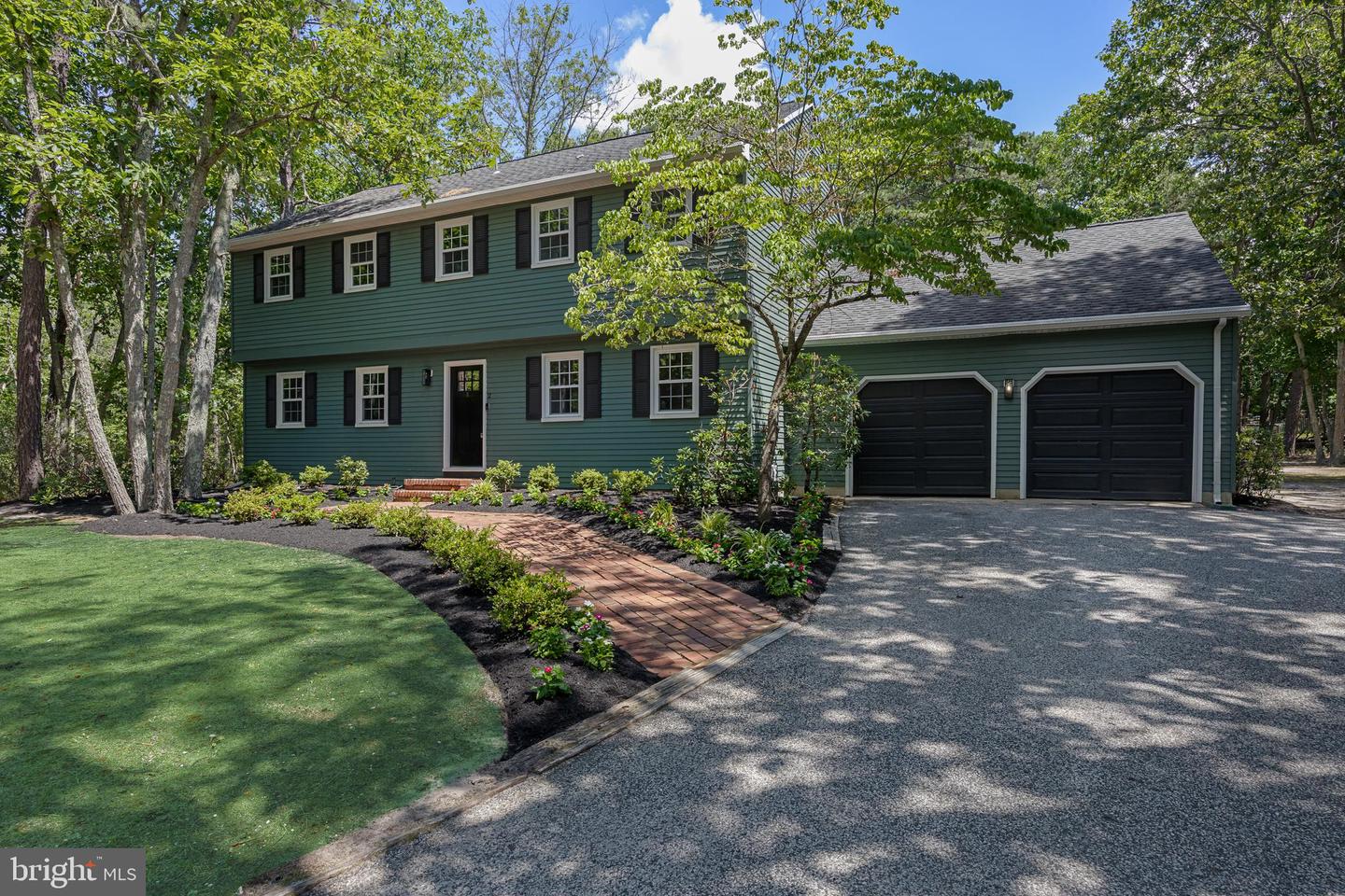 2 Woods Edge Ct Property Photo 1