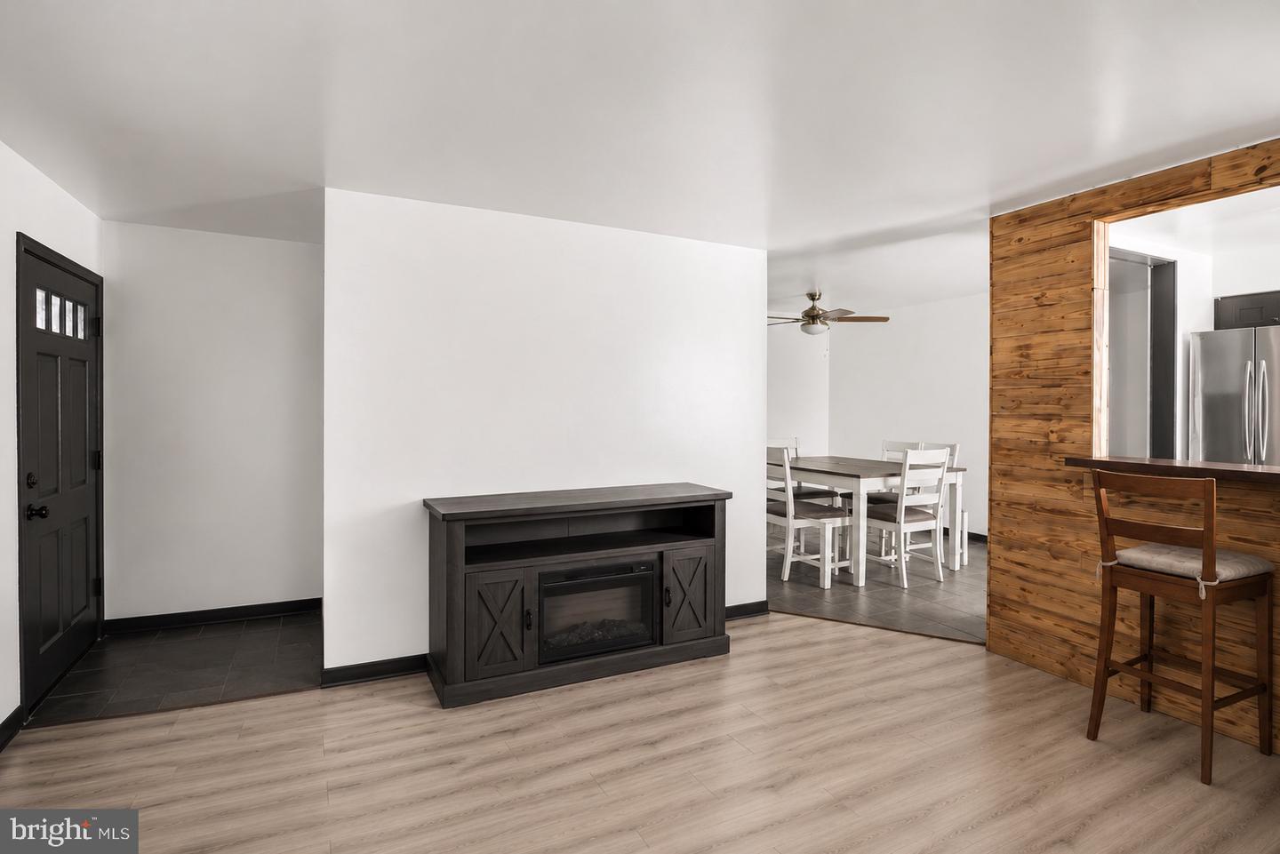13 Jefferson Sq #e13 Property Photo 2