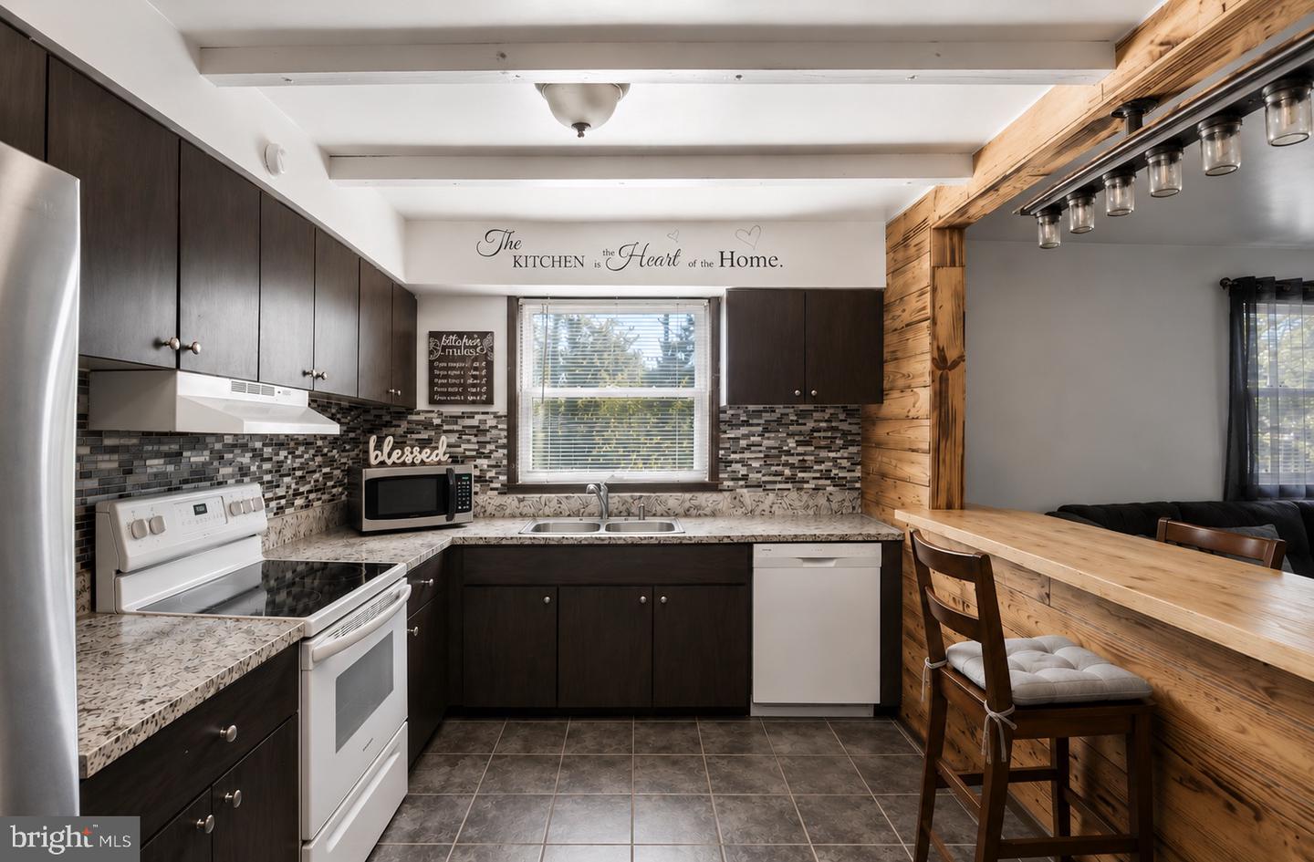 13 Jefferson Sq #e13 Property Photo 4