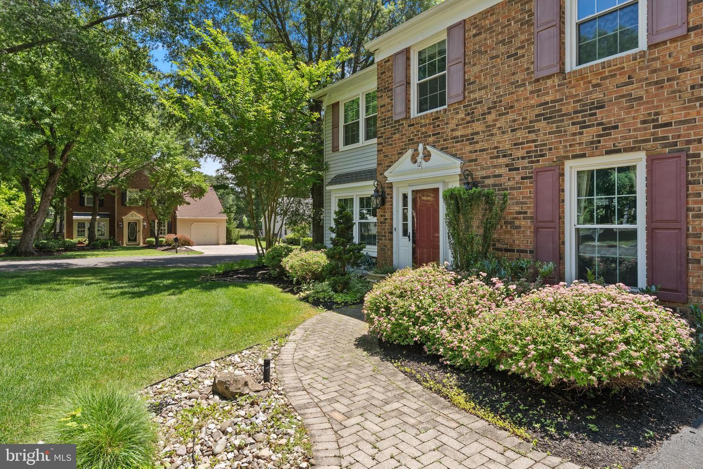 12 Links Way Property Photo 3