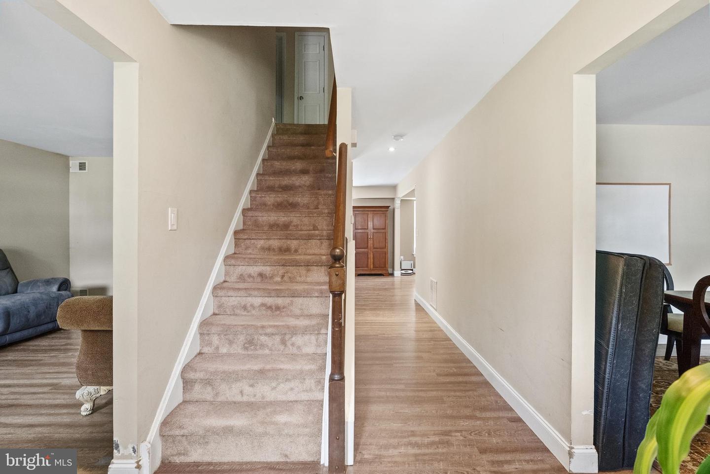12 Links Way Property Photo 6