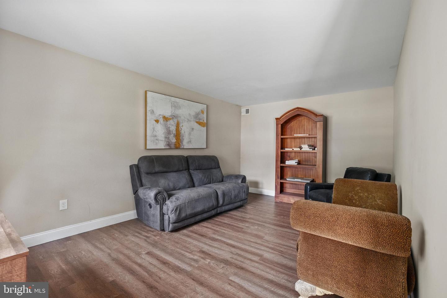 12 Links Way Property Photo 9