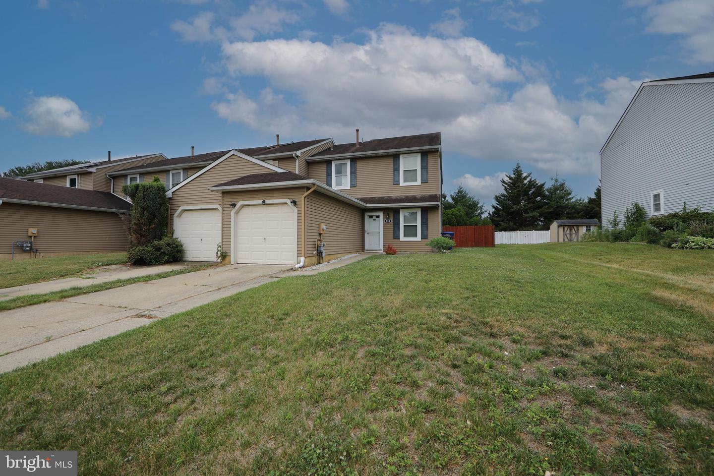 190 S Hill Dr Property Photo 1