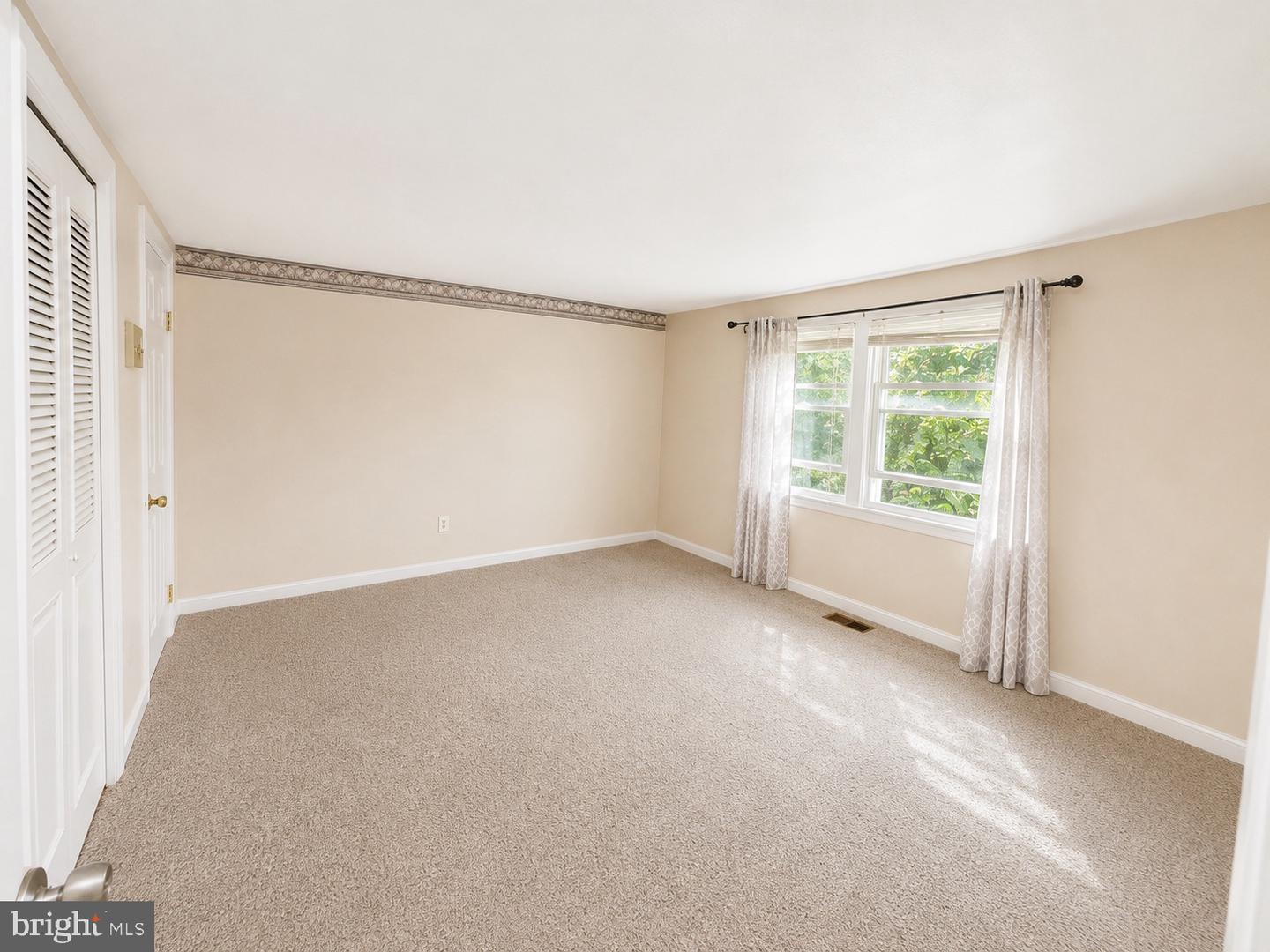 14 Ruscombe Ct Property Photo 13