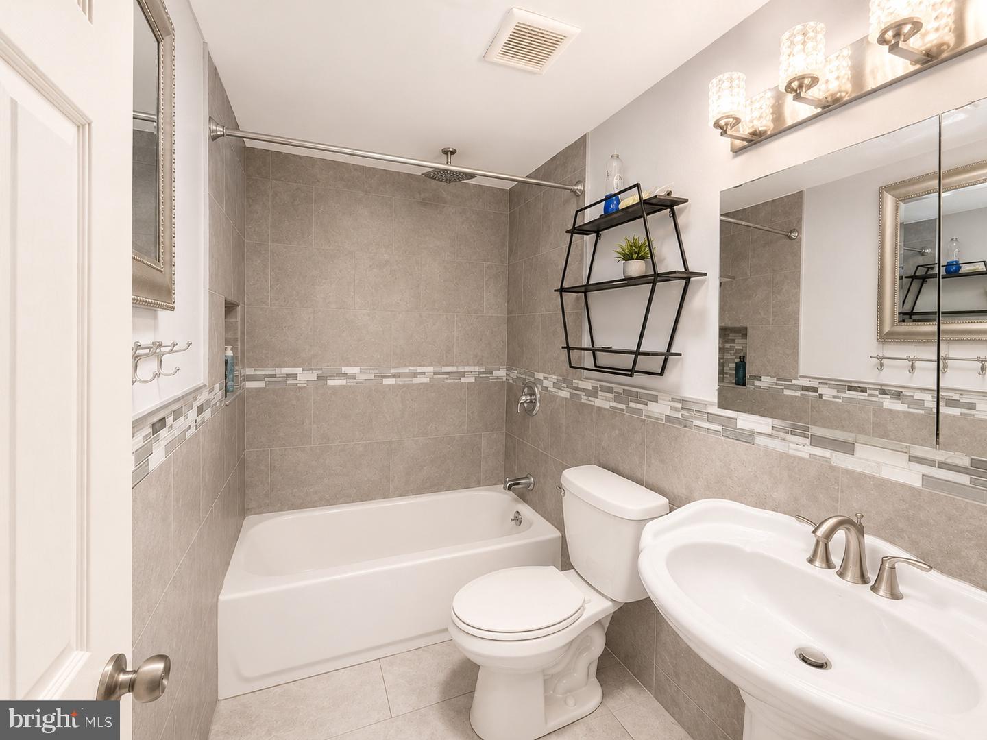 14 Ruscombe Ct Property Photo 17
