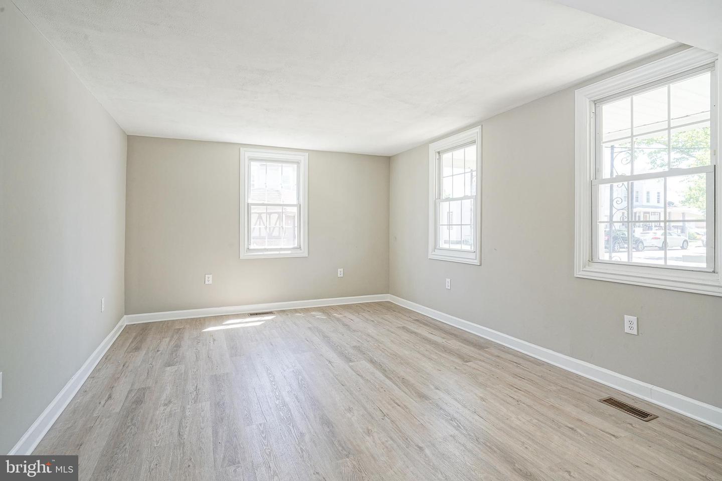 67 Webster St Property Photo 9