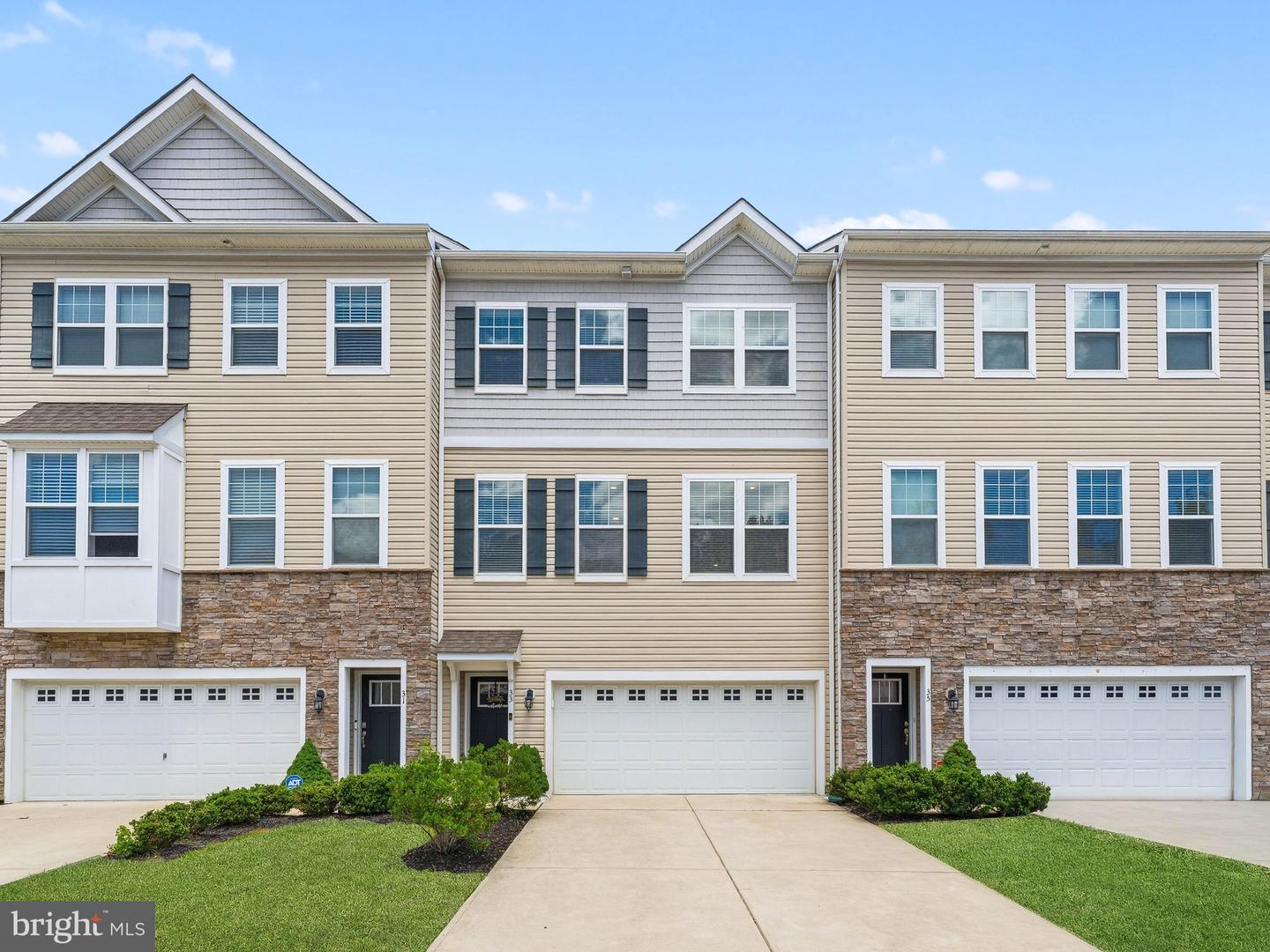33 SULLIVAN WAY