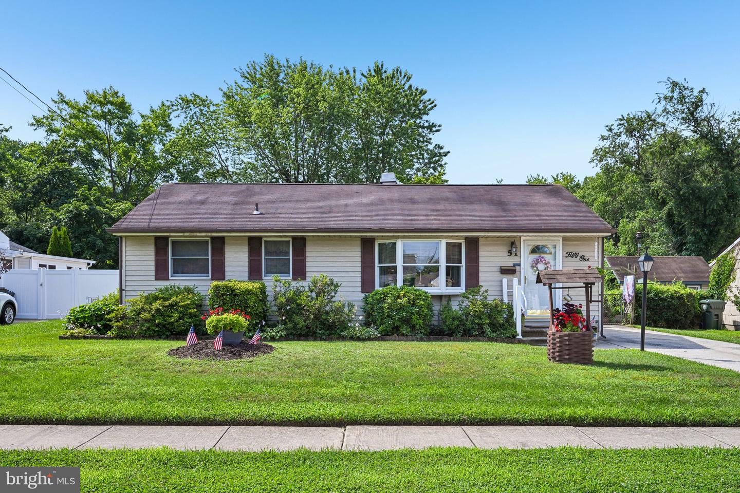 51 Nassau Rd Property Photo 1